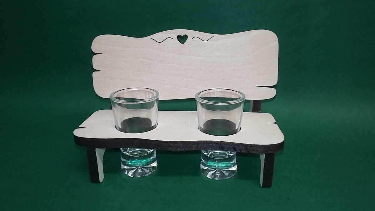 Тесіктері бар орындық